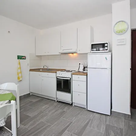 Rose 3 Apartman Baška